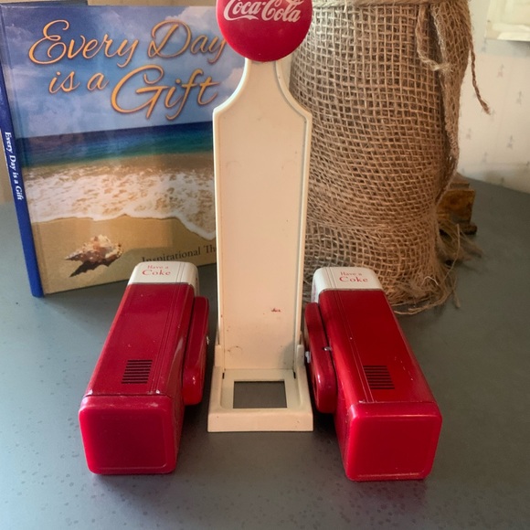 COCA COLA vending machine, gas pump SALT and PEPPER shakers. VINTAGE before 2000 - Picture 6 of 8